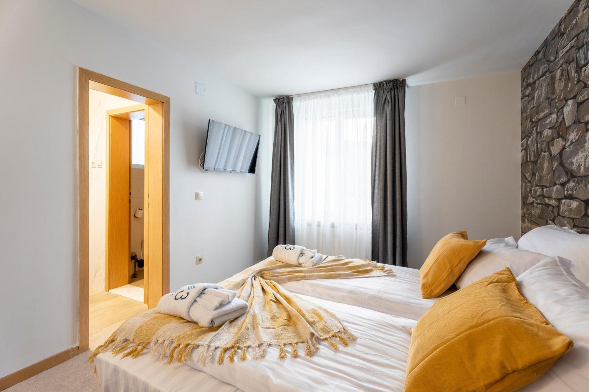 103 View Park Hotel بانيشيست المظهر الخارجي الصورة